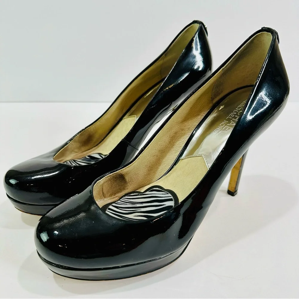 MICHAEL KORS IONNA BLACK SIZE 8 1/2 PATENT LEATHER 4” HEELS GREAT CONDITION - Picture 4 of 8